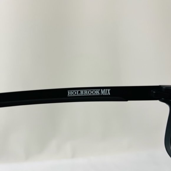 Oakley Holbrook Mix Prizm Grey Lens & Matte Black Frame OO9384-1857, Size Large - Picture 4 of 8